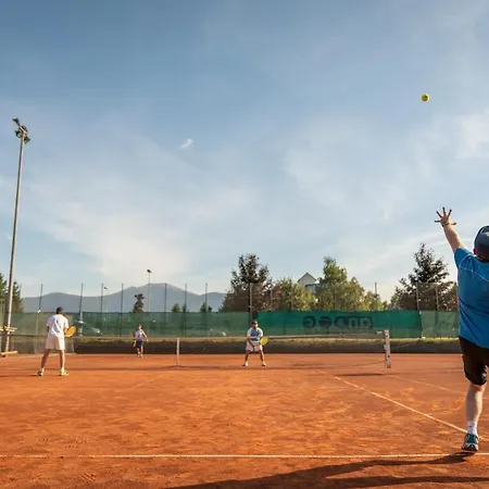 Sportzentrum - A Silent Alternative Campsite *