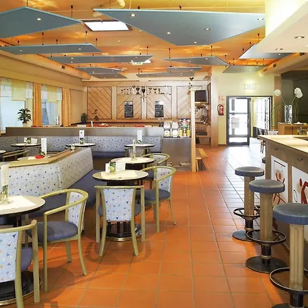 Sportzentrum - A Silent Alternative Κάμπινγκ Zeltweg