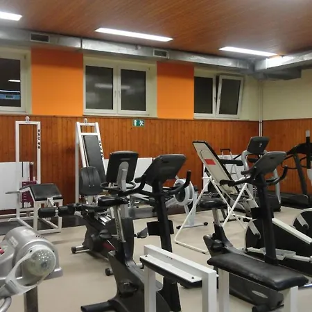 Sportzentrum - A Silent Alternative Kemping *