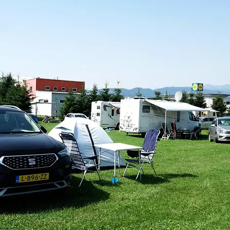 Sportzentrum - A Silent Alternative