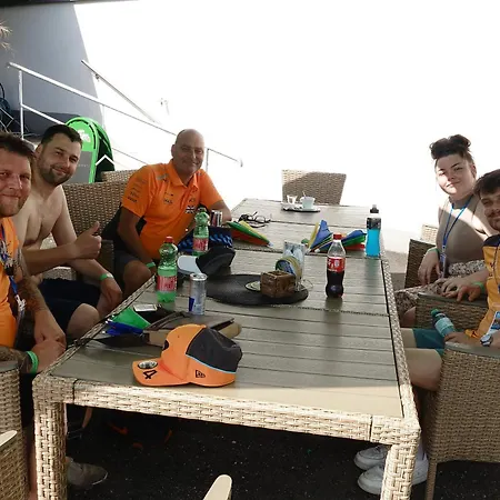 Sportzentrum - A Silent Alternative Parque de Campismo Zeltweg